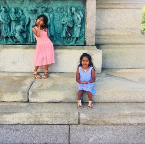 Meet your Posher, Attia - Picture 1 of 1